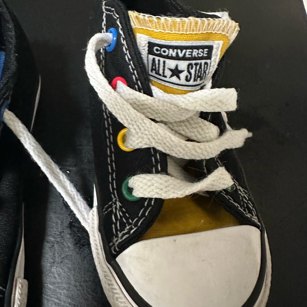 SOLD!!!!!Converse All Star Sz 8 Black Multicolor